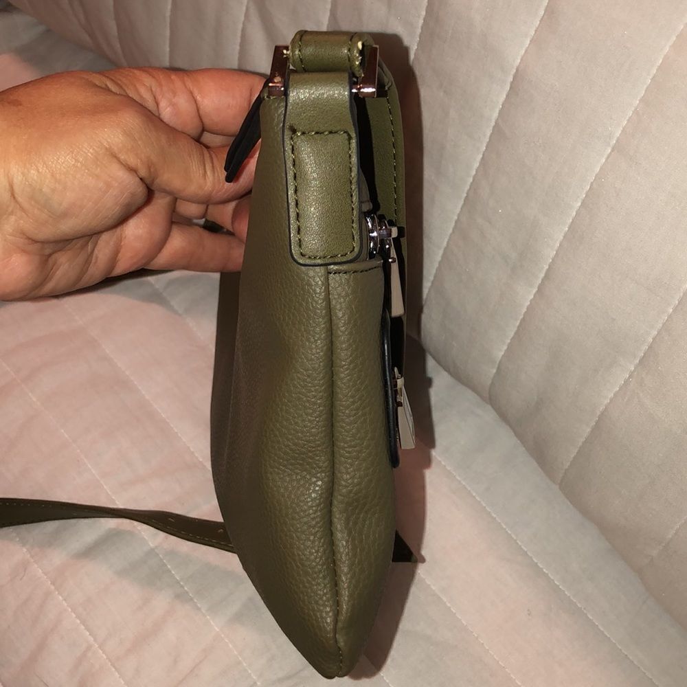 Kenneth Cole Reaction Camo Cactus Olive Green Faux Leather Crossbody Purse - Picture 5 of 16